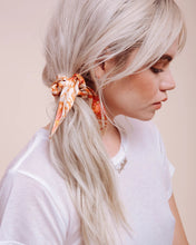 Load image into Gallery viewer, Queen of the Highway Scrunchie Tie