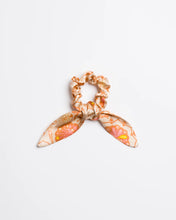 Load image into Gallery viewer, Queen of the Highway Scrunchie Tie