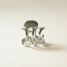 Load image into Gallery viewer, Metal Claw Clip
