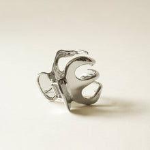 Load image into Gallery viewer, Metal Claw Clip
